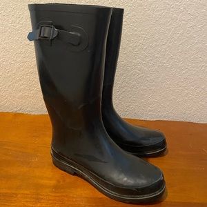 Black rain boots